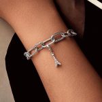 Ezüstcharm, Eiffel-torony