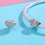 Ezüst charm (925), gyémántforma kristályokkal