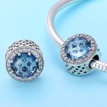 Ezüst charm csillagokkal, kék