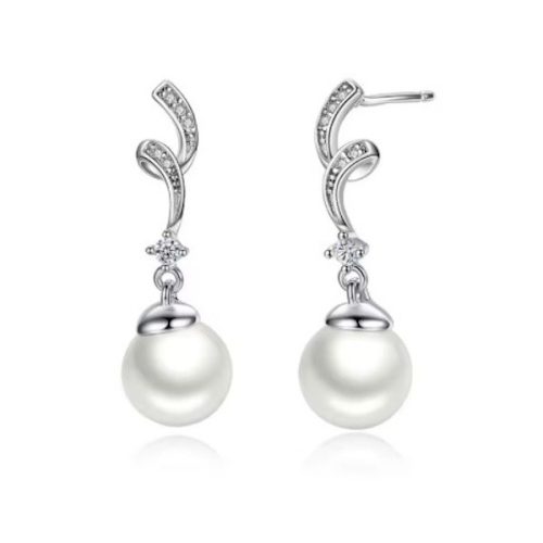 Ezüst fülbevaló gyönggyel, vintage stílusban