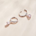 Ezüst fülbevaló csepp alakú kristállyal, rózsaszín