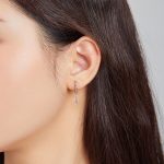 Ezüst fülbevaló csepp alakú kristállyal, rózsaszín