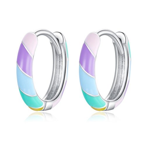 Ezüst fülbevaló cukorkaszínekkel