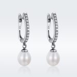Ezüst fülbevaló, gyönggyel