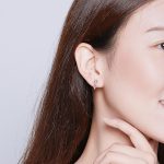 Ezüst fülbevaló a végtelen jelével