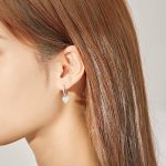 Ezüst fülbevaló kristályos szívvel