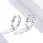 Ezüst karika-fülbevaló a végtelen jelével