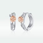 Ezüst fülbevaló rózsával