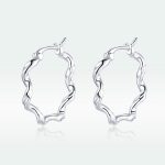 Ezüst fülbevaló, hullámos