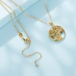 Ezüst nyaklánc életfamedállal, aranyszínű