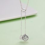 Ezüst nyaklánc életfamedállal.