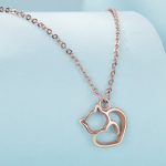 Ezüst női nyaklánc cicamedállal, rózsaarany színben