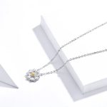 Ezüst nyaklánc margarétamedállal