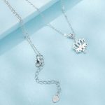 Ezüst női nyaklánc lótuszmedállal