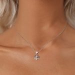 Ezüst női nyaklánc lótuszmedállal