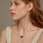 Ezüst női nyaklánc, kék pillangó