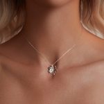 Ezüst női nyaklánc falevéllel