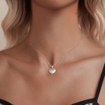 Ezüst női nyaklánc szívmedállal