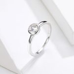 Ezüstgyűrű kristállyal, 8-as méret