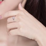 Ezüstgyűrű kristállyal, 8-as méret