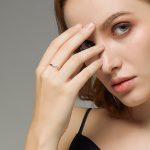 Ezüst eljegyzési gyűrű piros szívvel, 6-os méret