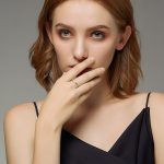 Ezüst eljegyzési gyűrű piros szívvel, 8-as méret