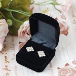 Čierna, plastová šperkovnica